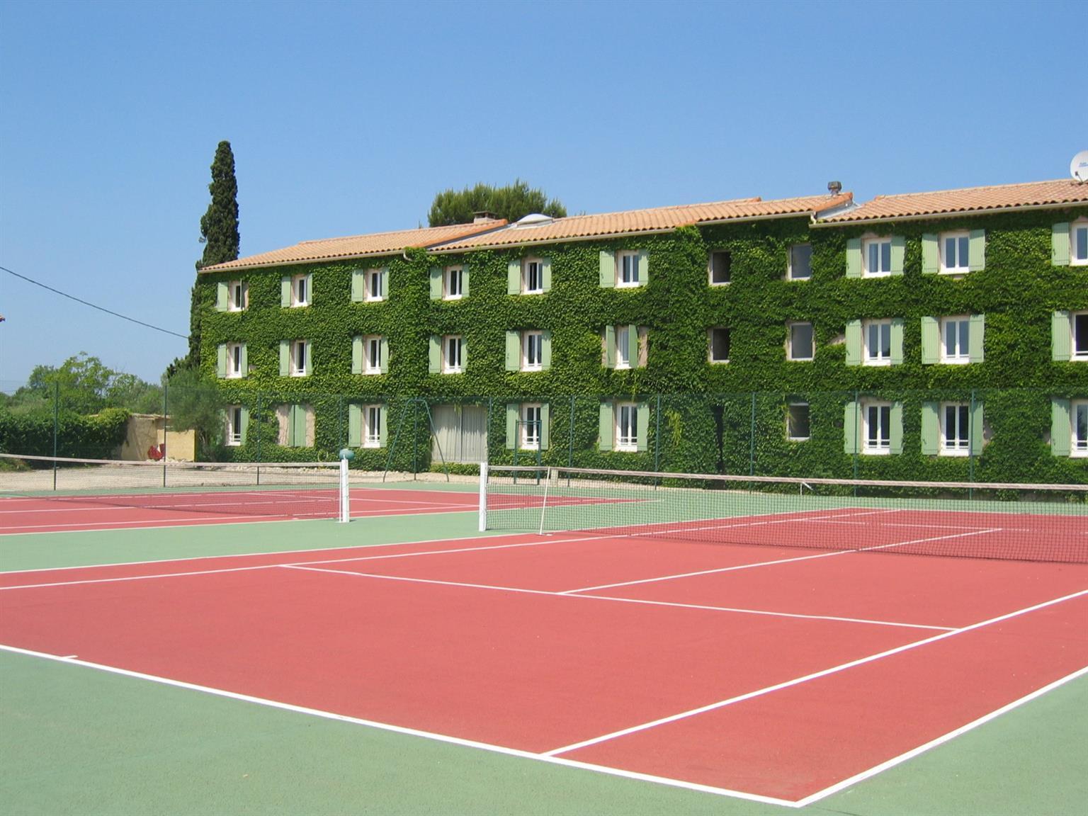 Logis Hotel Restaurant Uzes Pont Du Gard Exterior foto